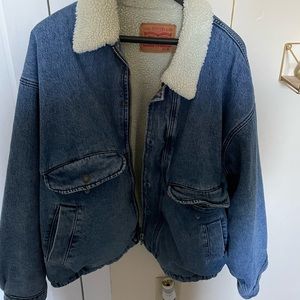 Levi’s oversized Sherpa jacket